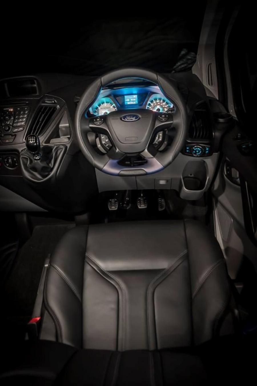  Ford Transit Custom M-Sport 2015 года  (фото 21 из 38)